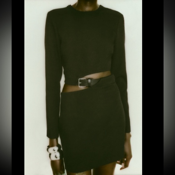 BELTED CUT OUT DRESS - Picture 6 of 10